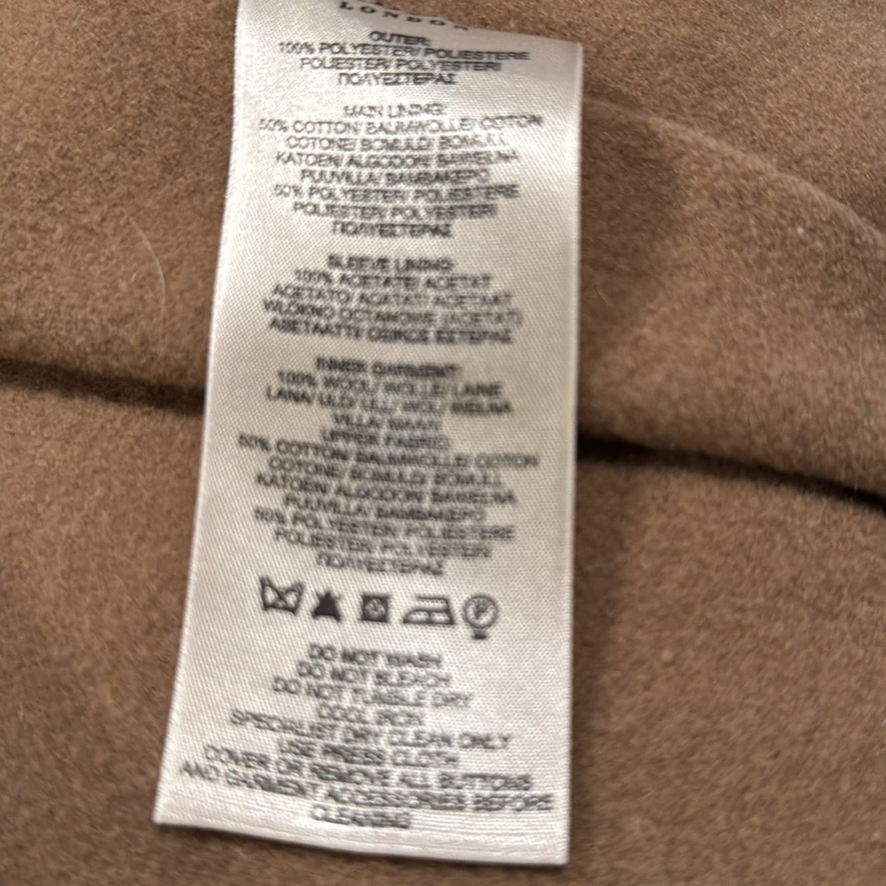 Ladies Burberry Coat with Zip in/out liner. US 10 - Picture 7 of 7